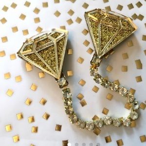 NWT Diamond Collar Clip